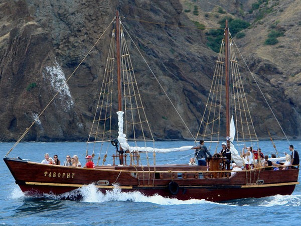 Морские прогулки в Крыму